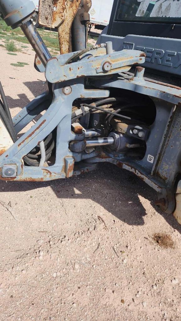 Image of Terex TLB840 equipment image 4