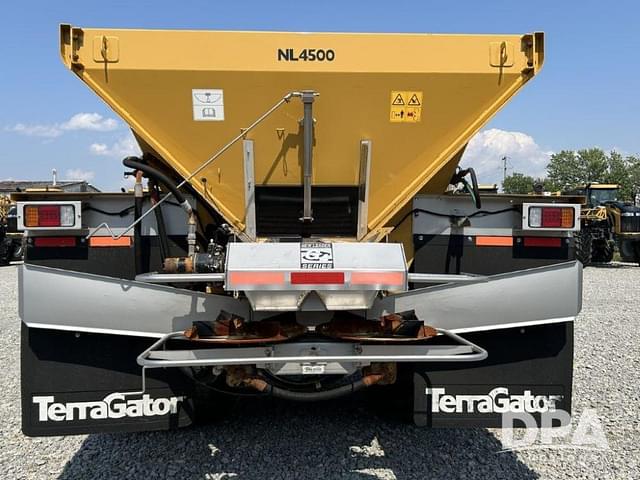 Image of Terra-Gator TG8300 equipment image 3