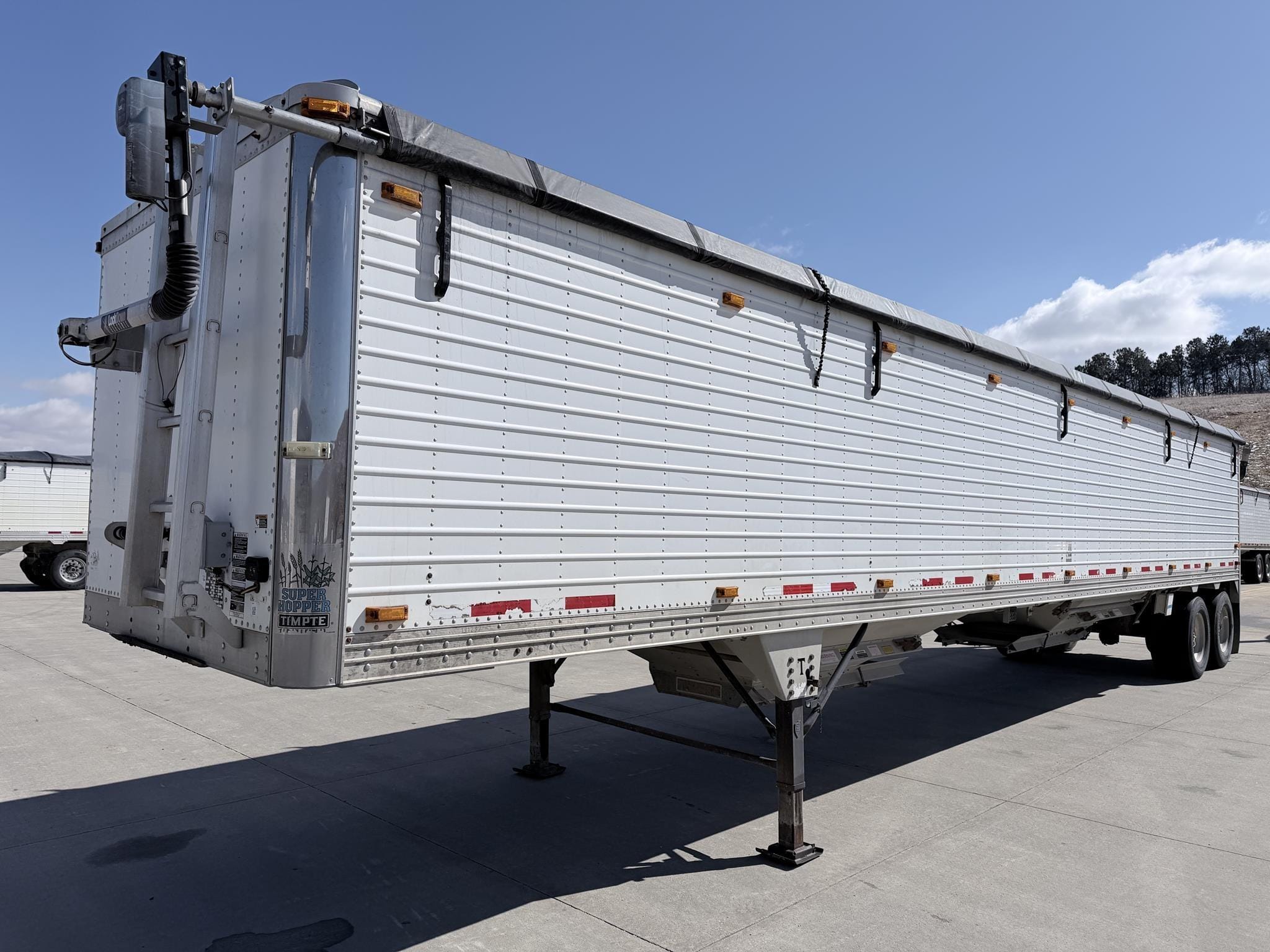 2012 Timpte Super Hopper Equipment Image0