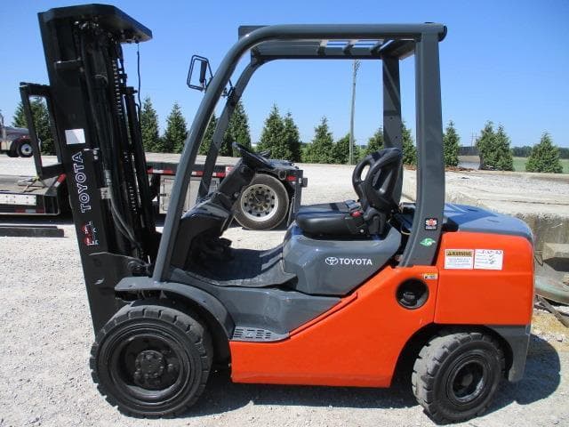 Image of Toyota 8FDU30 equipment image 1