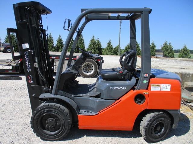 Image of Toyota 8FDU30 equipment image 1