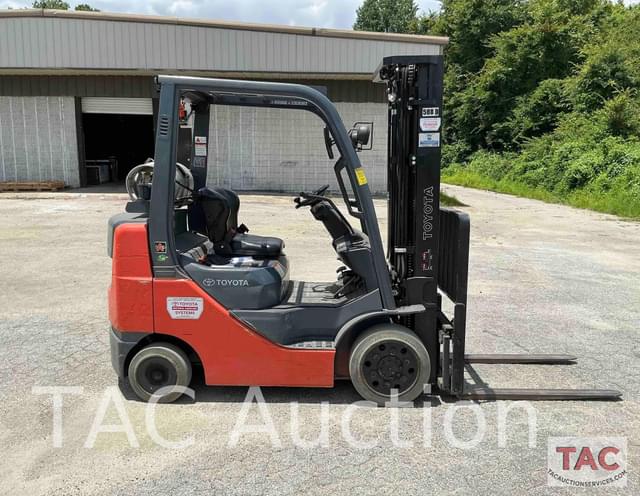 Image of Toyota 8FGCU25 equipment image 3
