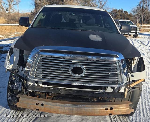 Image of Toyota Tundra equipment image 1