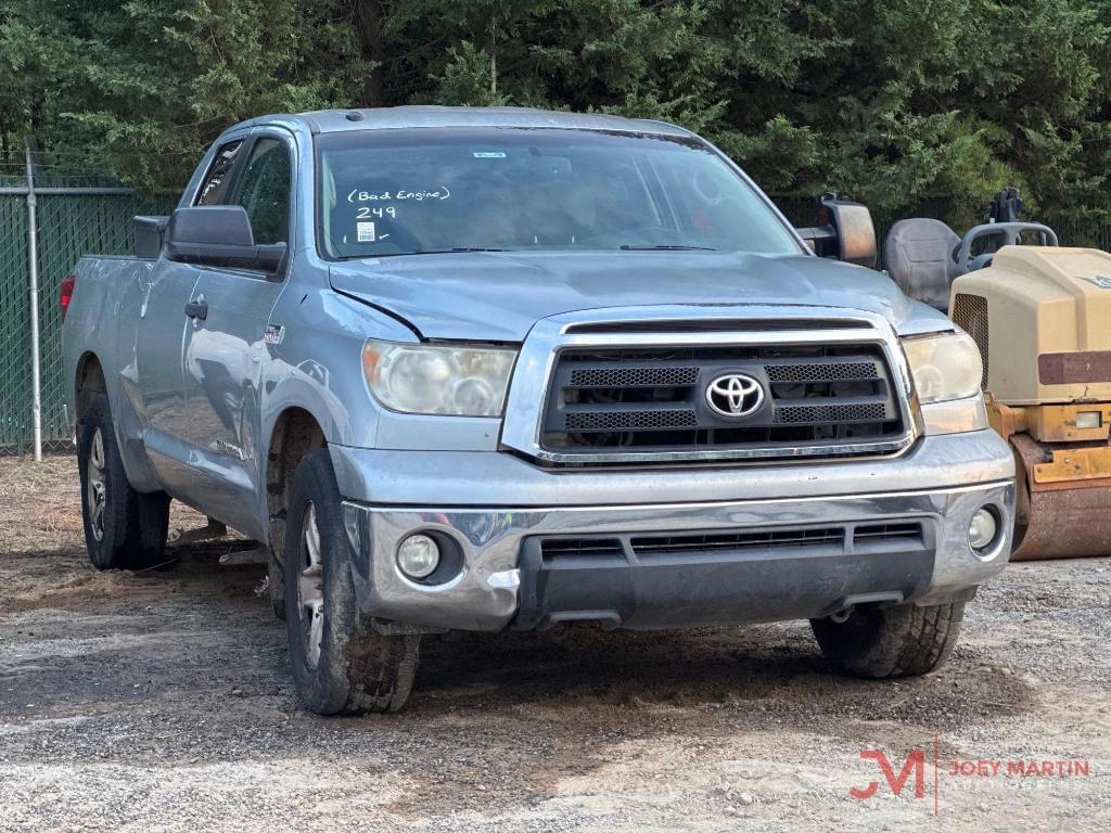 Image of Toyota Tundra SR5 Primary image