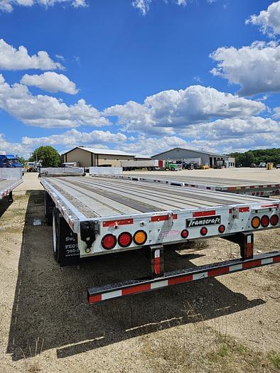 Image of Transcraft Drop Deck Trailer equipment image 3
