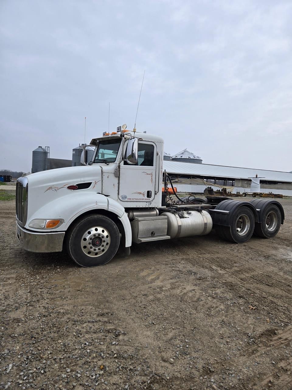 Image of Peterbilt 384 Primary image