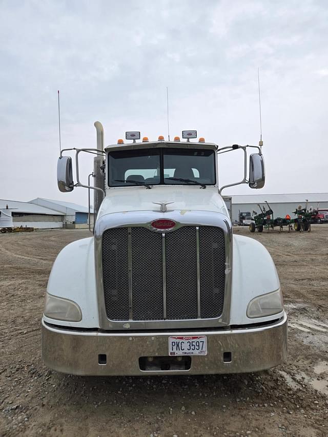 Image of Peterbilt 384 equipment image 3