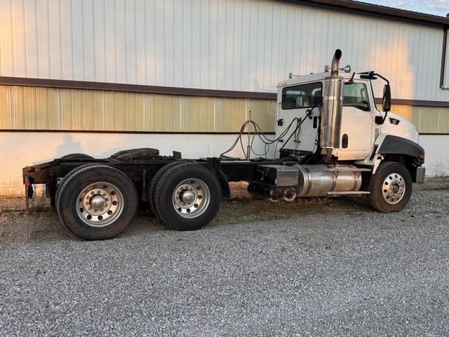 Image of Caterpillar CT660 equipment image 3