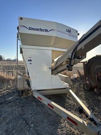 2012 Unverferth Seed Runner 2750 Equipment Image0