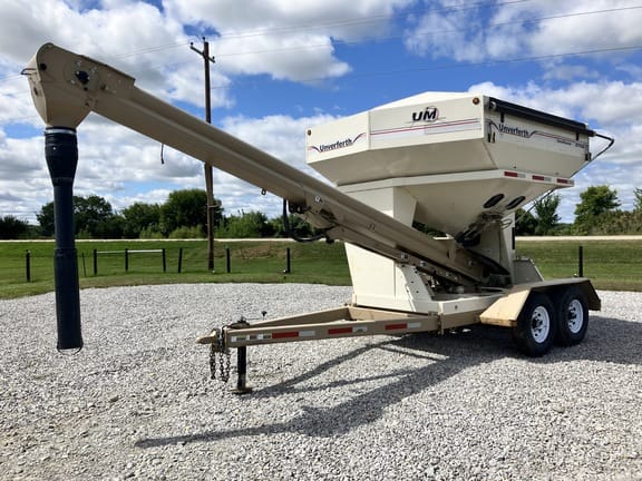 2012 Unverferth Seed Runner 2750 Equipment Image0