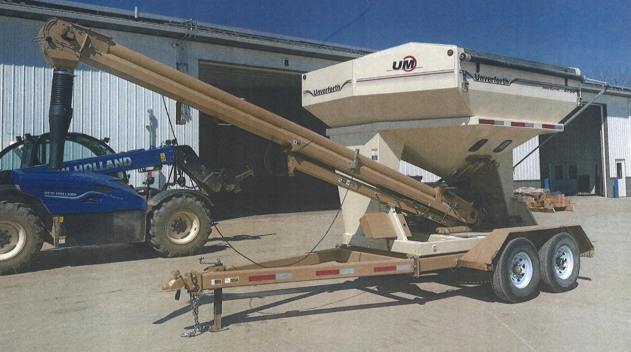 2012 Unverferth Seed Runner 2750 Equipment Image0