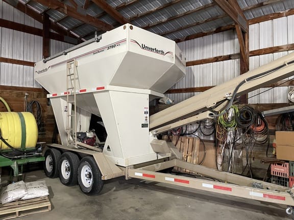 2012 Unverferth 3750XL Equipment Image0