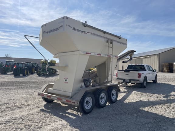 Image of Unverferth 3750XL equipment image 4