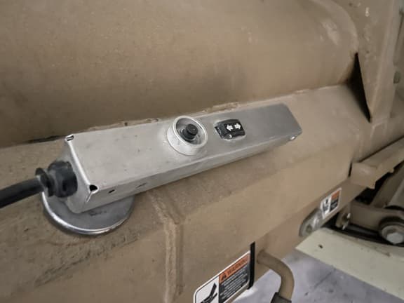 Image of Unverferth 3750XL equipment image 4