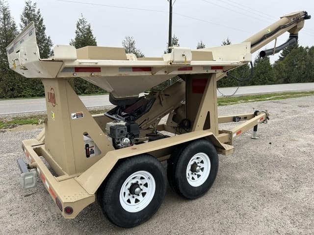 Image of Unverferth Seed Pro 410 equipment image 2