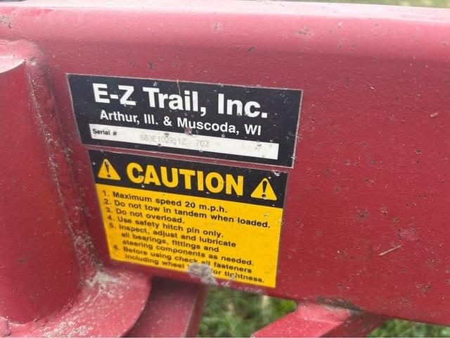 Image of E-Z Trail 880 equipment image 2