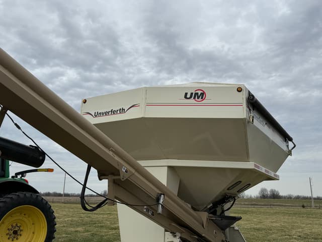 Image of Unverferth Seed Runner 3750 equipment image 2