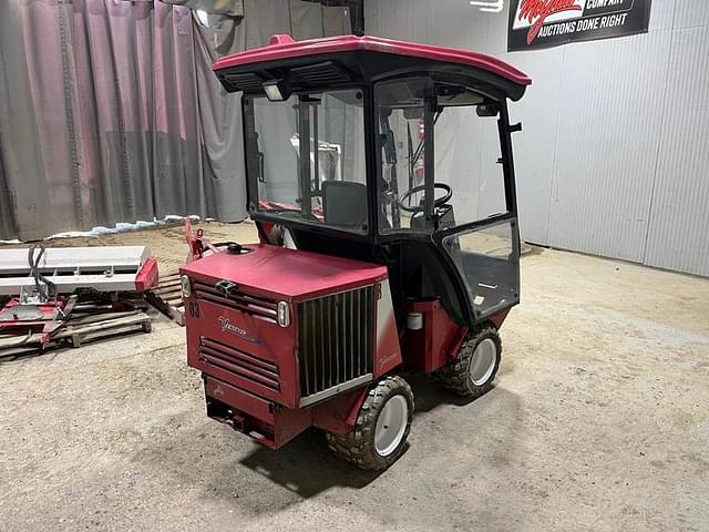 Image of Ventrac 3200 equipment image 4