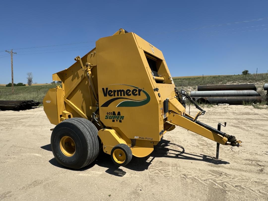 Image of Vermeer 605 Super M Primary image