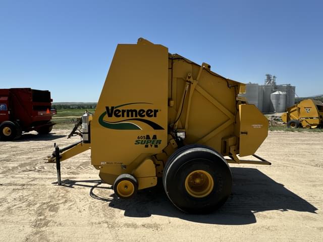 Image of Vermeer 605 Super M equipment image 2
