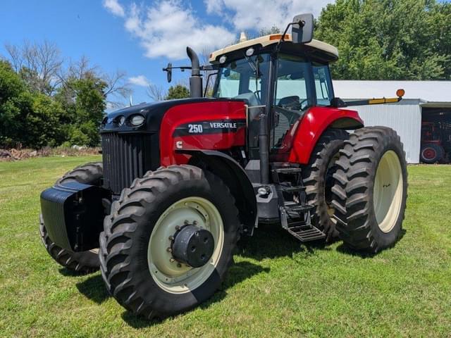 Image of Versatile 250 equipment image 2