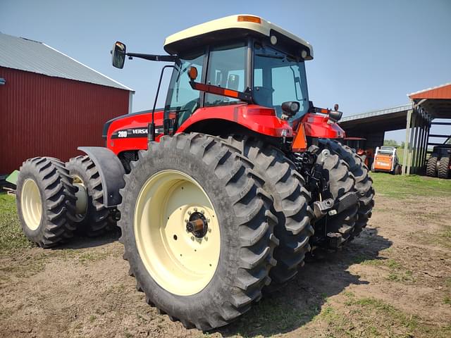Image of Versatile 280 equipment image 2