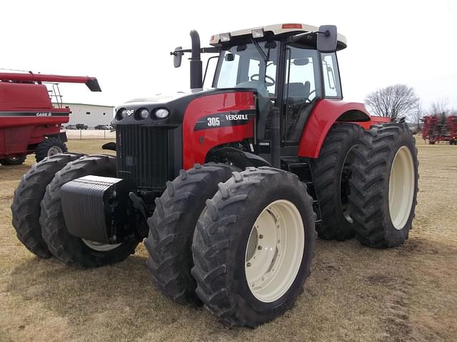 Image of Versatile 305 equipment image 3