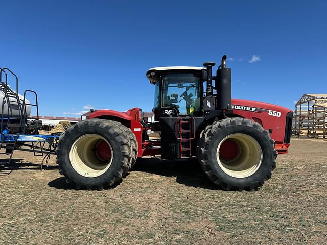 Image of Versatile 550 equipment image 2
