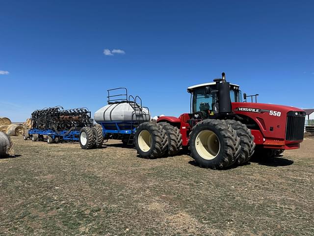 Image of Versatile 550 equipment image 1