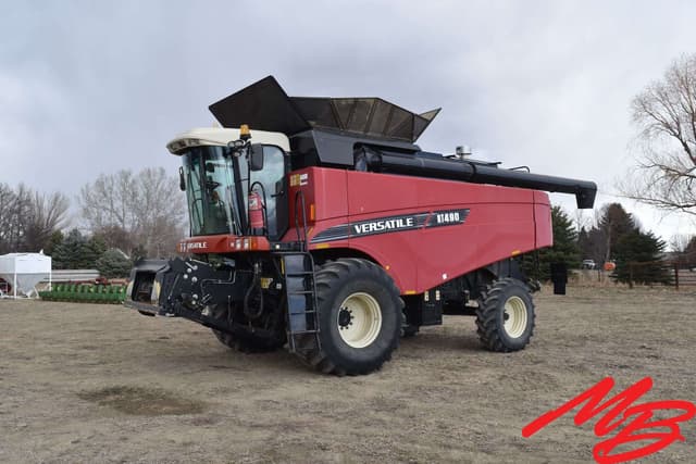 Image of Versatile RT490 equipment image 1