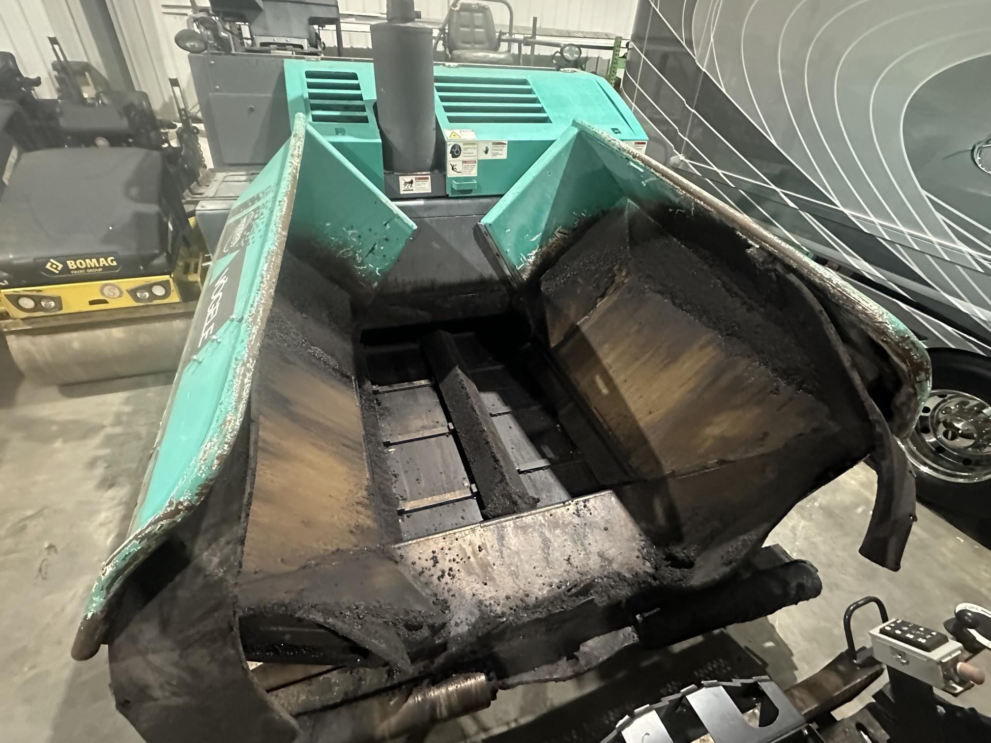 2012 VOGELE 5100-2 Equipment Image0