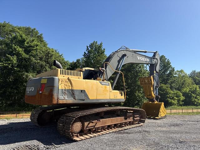 Image of Volvo EC300DL equipment image 3