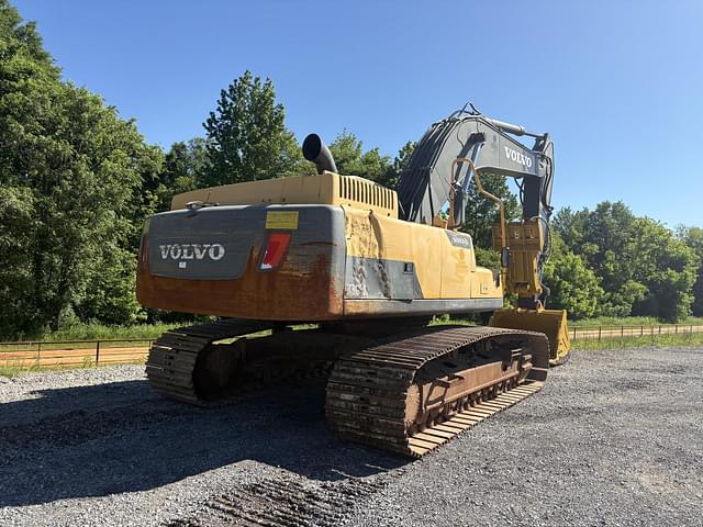 Image of Volvo EC300DL equipment image 4