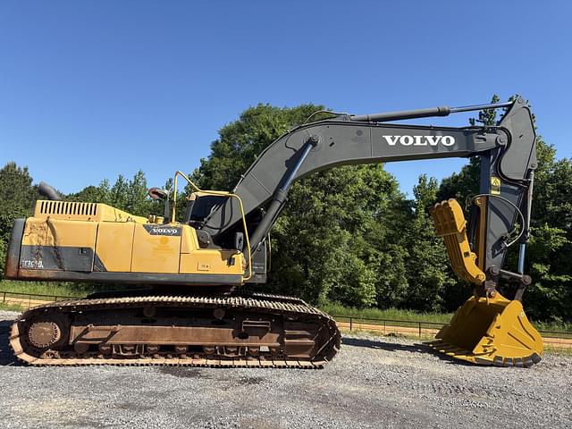 Image of Volvo EC300DL equipment image 2