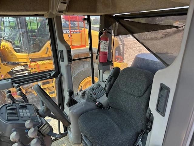 Image of Volvo G940 equipment image 4