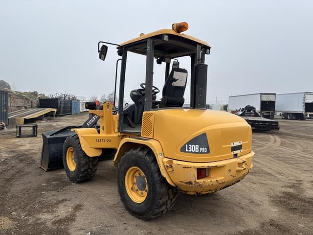 Image of Volvo L30B equipment image 3