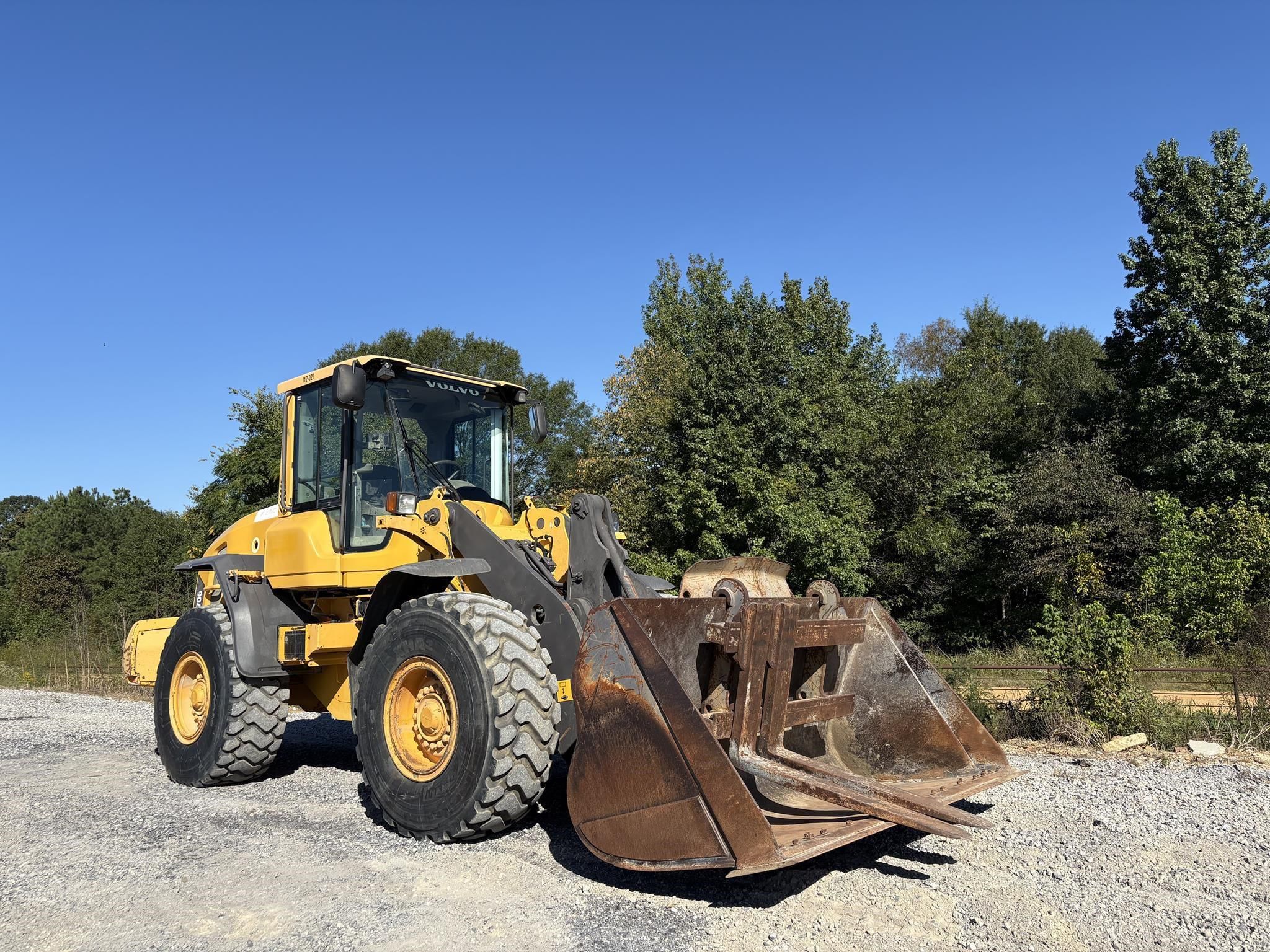 Main image Volvo L70G