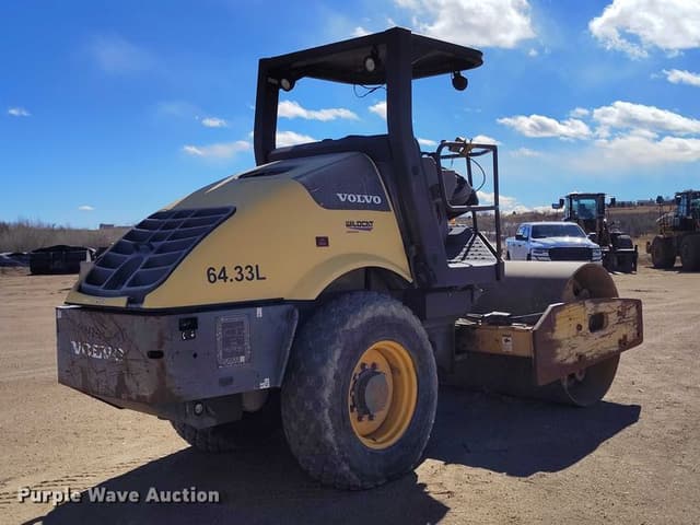 Image of Volvo SD70D equipment image 4