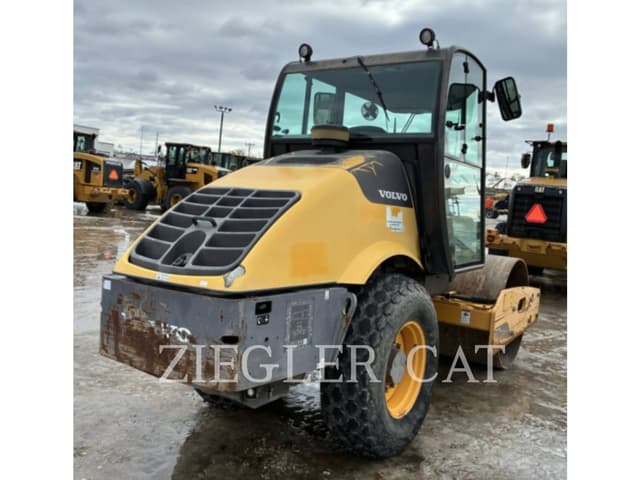 Image of Volvo SD77DX equipment image 2