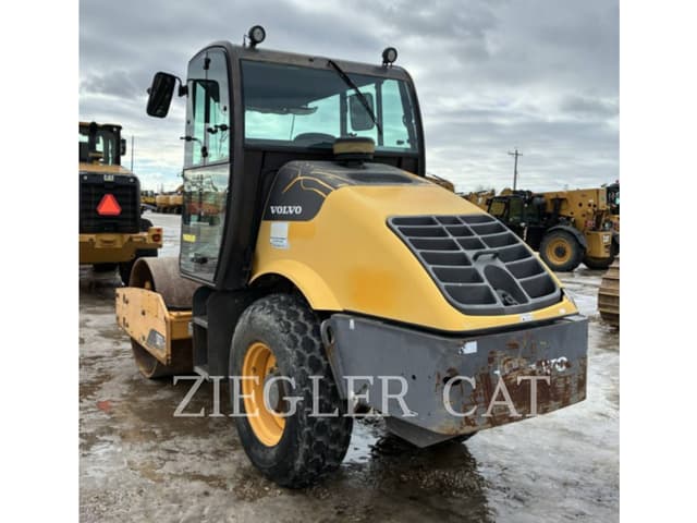 Image of Volvo SD77DX equipment image 3