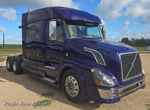 Image of Volvo VNL equipment image 2