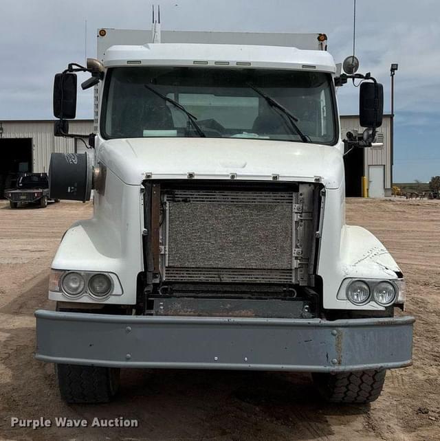 Image of Volvo VHD equipment image 1