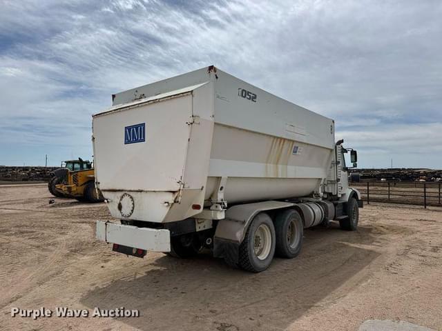 Image of Volvo VHD equipment image 4