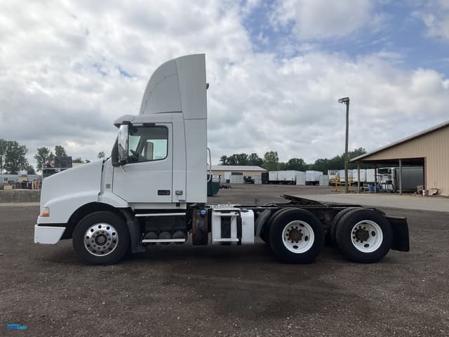 Image of Volvo VNL equipment image 1