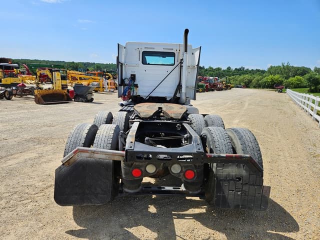 Image of Volvo VNL equipment image 3