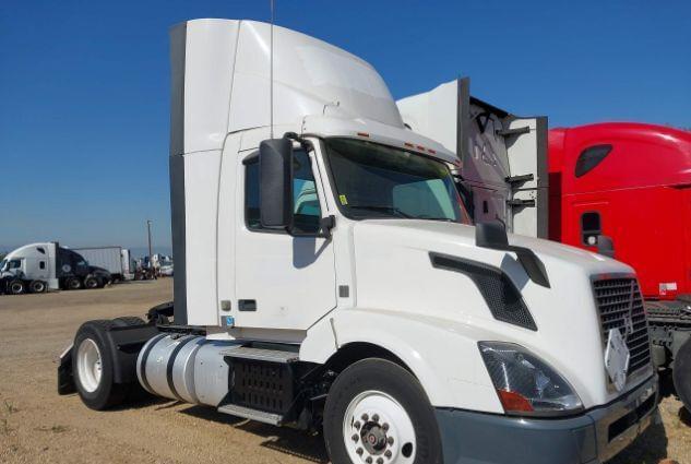 Image of Volvo VNL Image 1