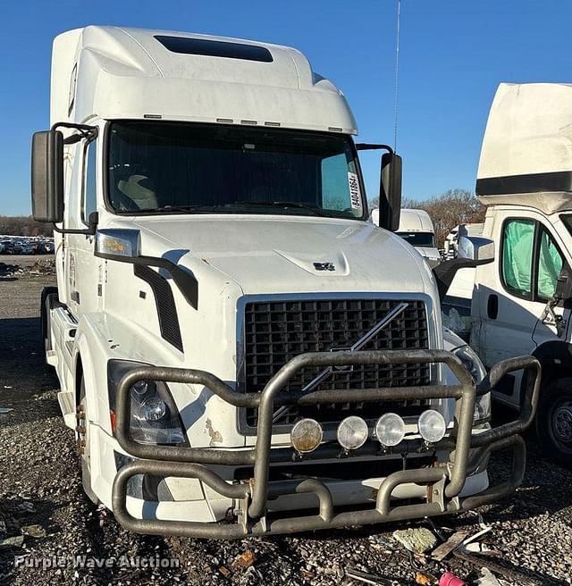 Image of Volvo VNL equipment image 1