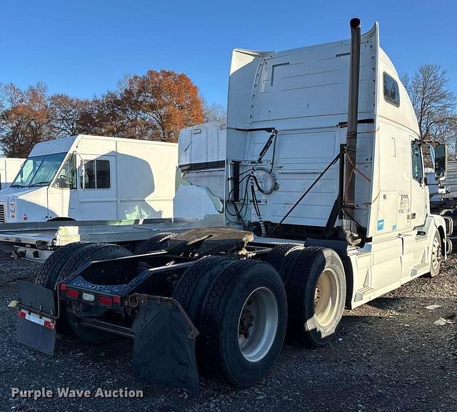 Image of Volvo VNL equipment image 4