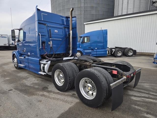 Image of Volvo VNL equipment image 2