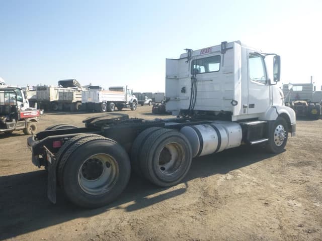 Image of Volvo VNL equipment image 2